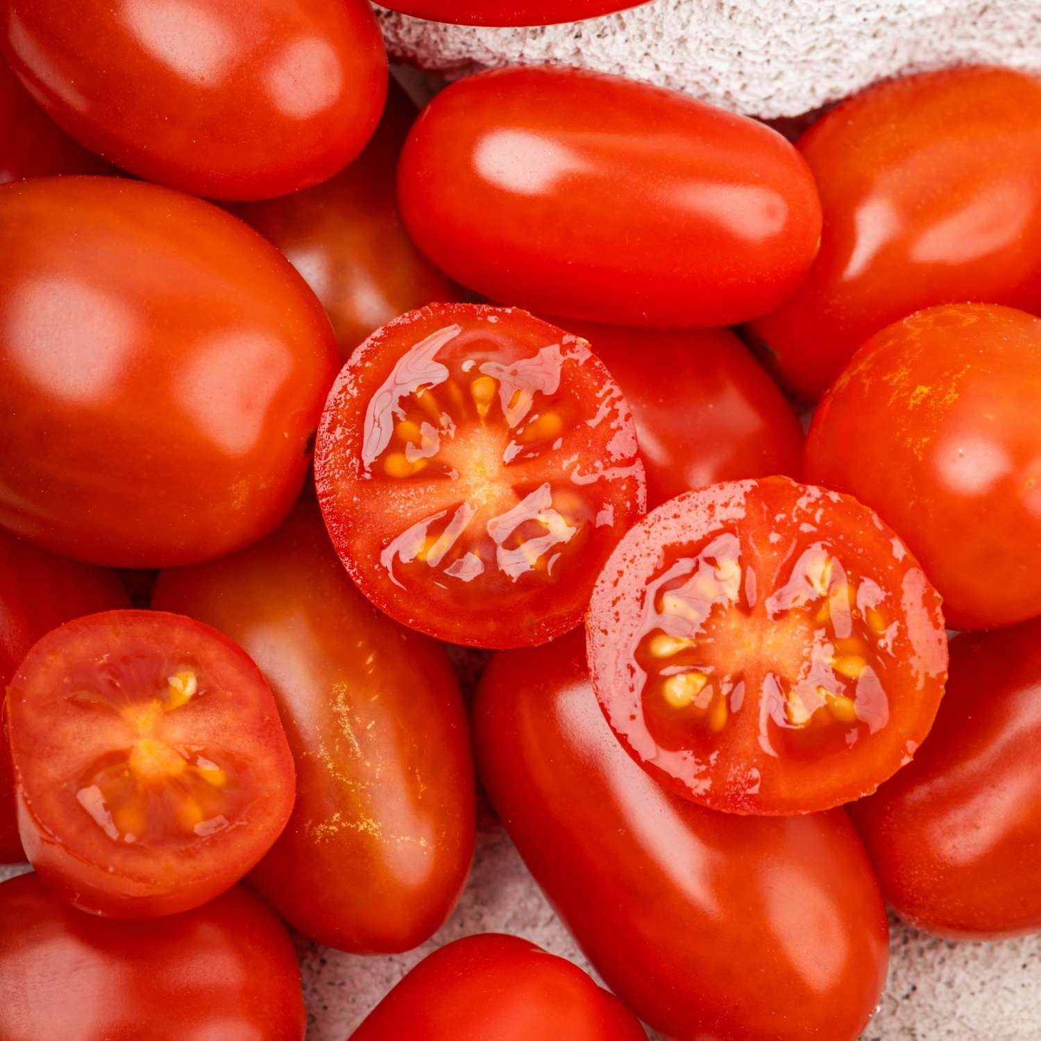 Slyviniai pomidoriukai
